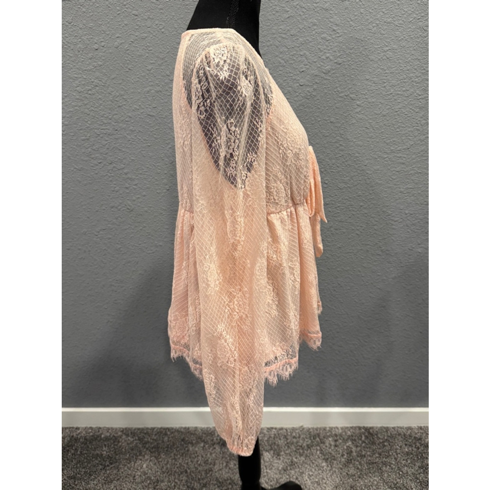 Mi Ami Elegant Blush Lace Tie-Front Peplum Top - Size XL - Picture 5 of 8